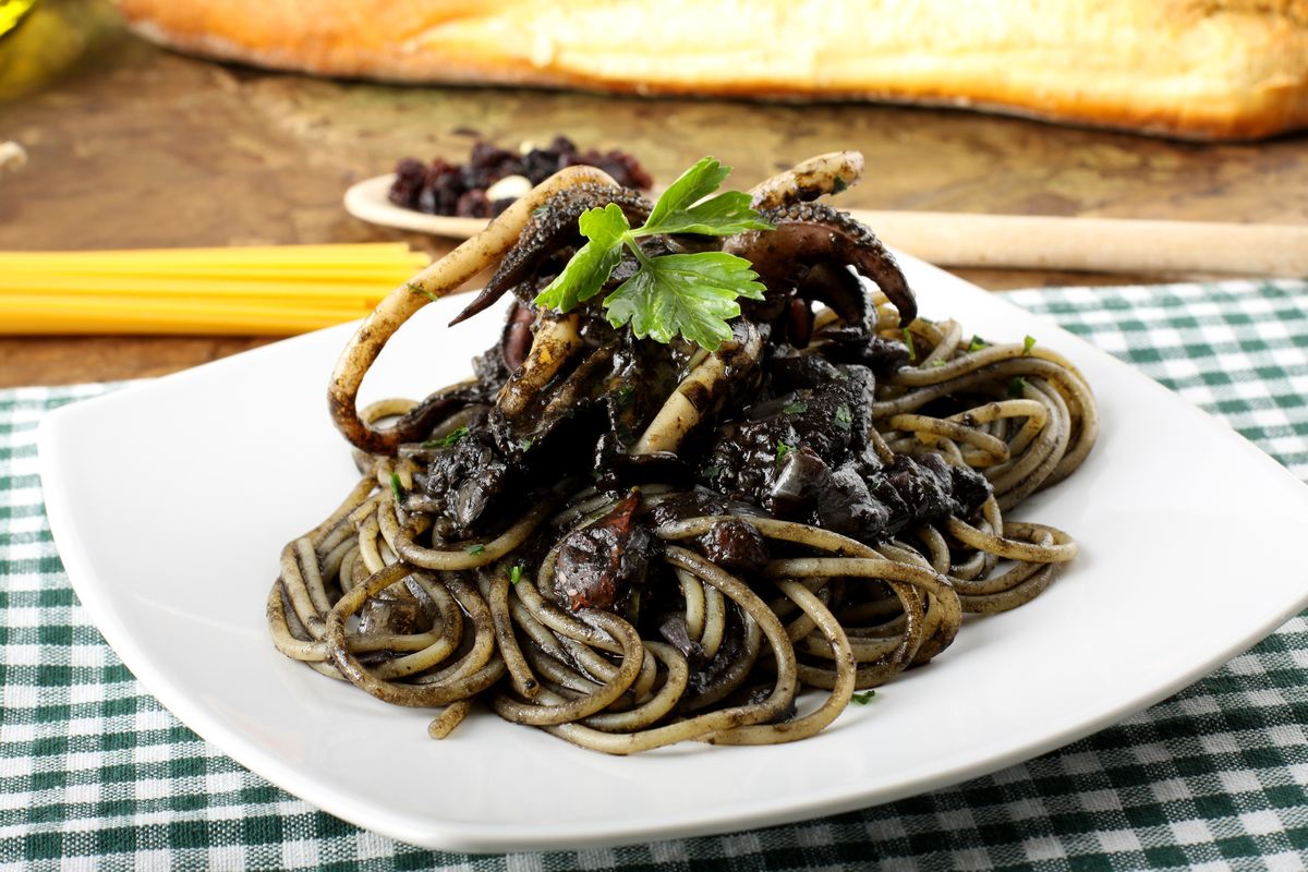 Spaghetti with cuttlefish ink