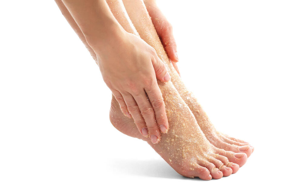 Foot scrub what it is for and how to do it naturally
