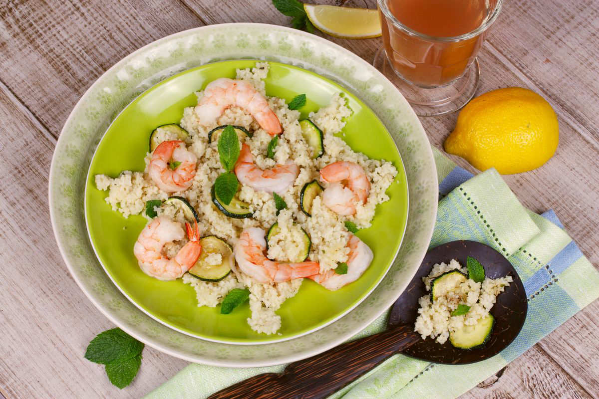 couscous with zucchini and prawns