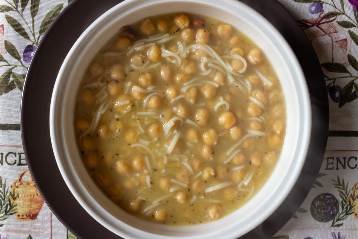 Lagane and chickpeas