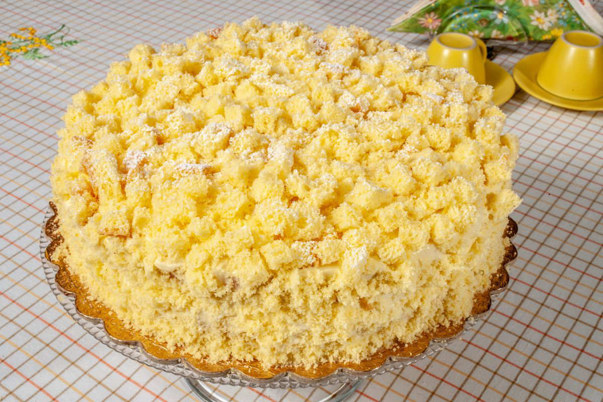 Gluten free mimosa cake with pineapple